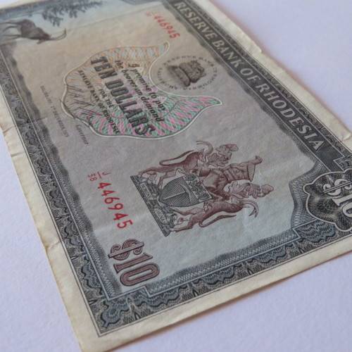 Reserve Bank of Rhodesia Ten Dollars 3 December 1975 - VF