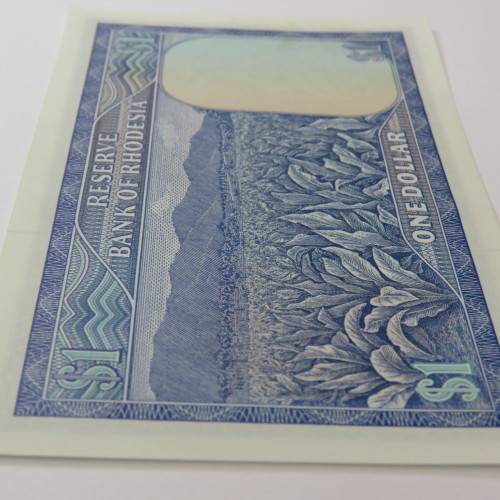 Reserve Bank of Rhodesia One Dollar 2 August 1979 uncirculated with single fold crease