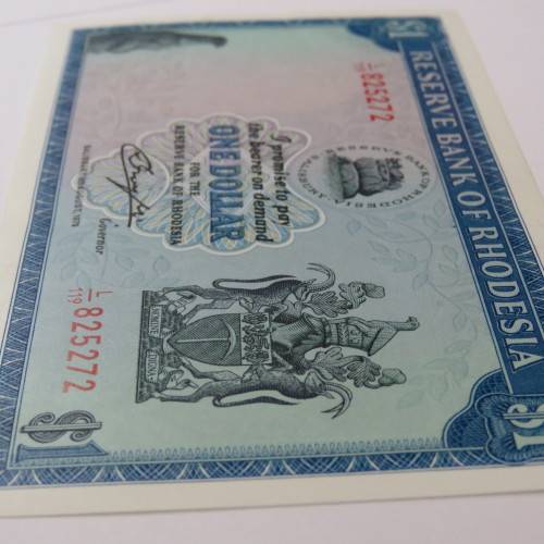 Reserve Bank of Rhodesia One Dollar 2 August 1979 uncirculated with single fold crease