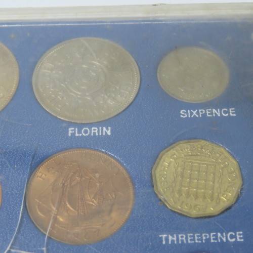 Great Britain coin set with last Pound, shilling, penny coins and First Decimal coins - uncirculated