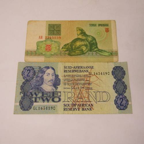 Lot of 10 World banknotes - some uncirculated