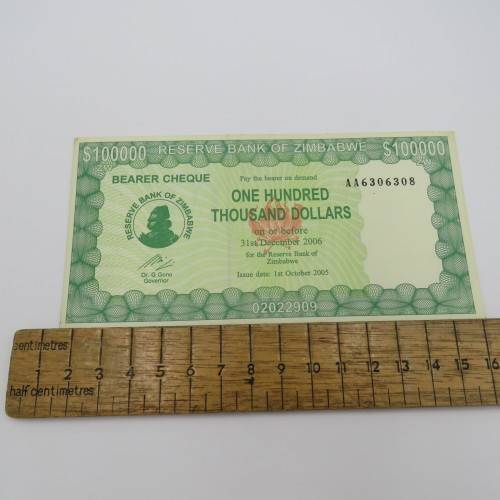 Zimbabwe $100000 - Bearer cheque 1 October 2005 uncirculated - Dirty corner ZW 61