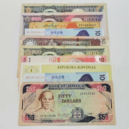Lot of 10 world banknotes