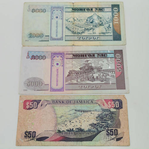 Lot of 10 world banknotes