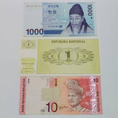 Lot of 10 world banknotes