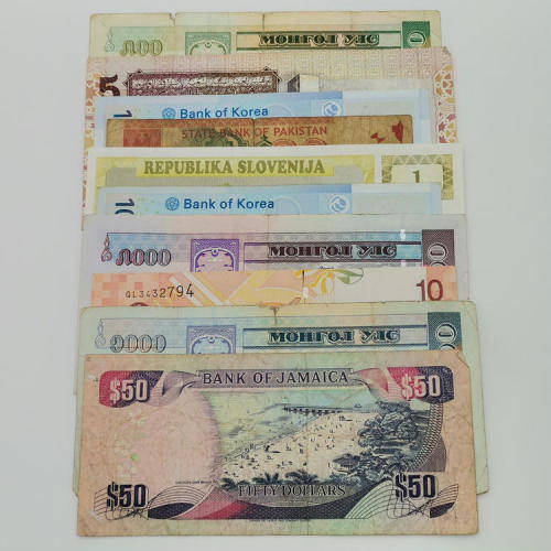 Lot of 10 world banknotes
