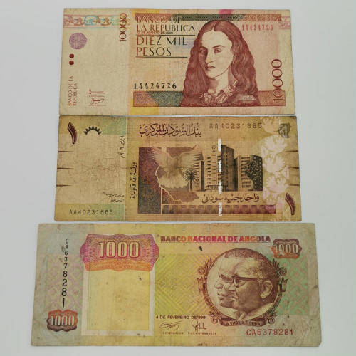 Lot of 10 world banknotes