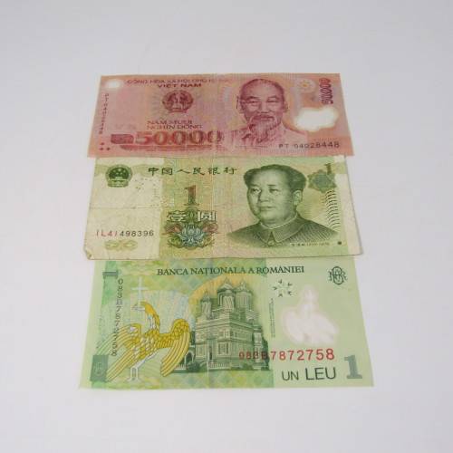 Lot of 10 world bank notes
