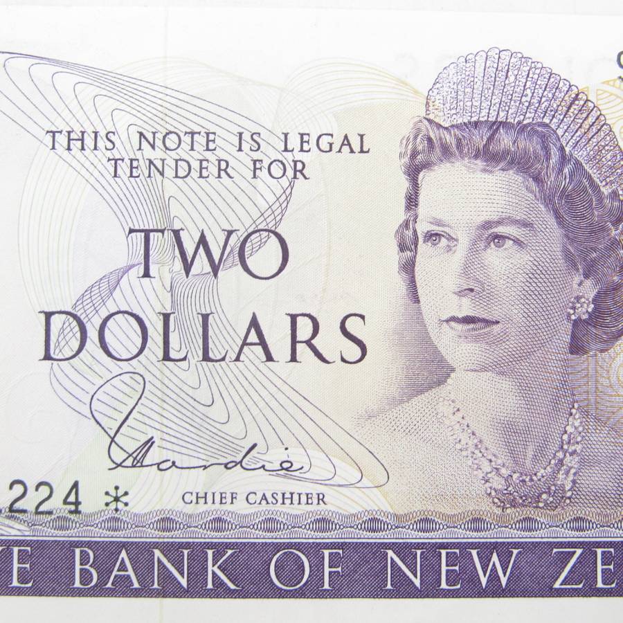 New Zealand 2 Dollars - 1977 to 1981 replacement note 9y3* AU condition