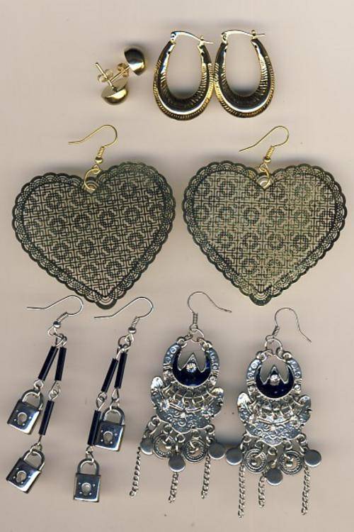 Lot of 5 pair of earrings - you bid per per to take all - as per scan
