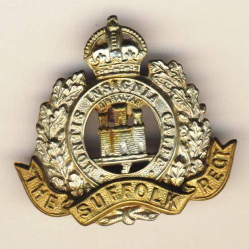 British Suffolk regiment cap badge, Kings crown, slide broken @ CRAZY R1 start