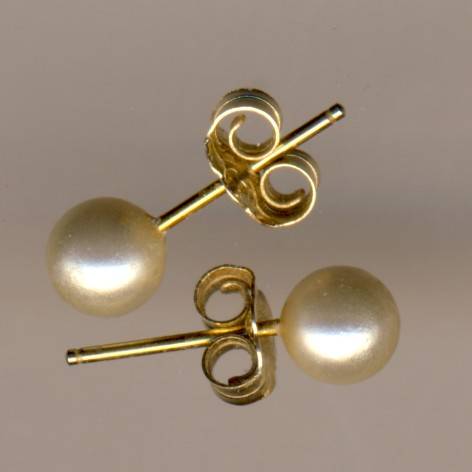 Pair of gold & pearl stud earrings