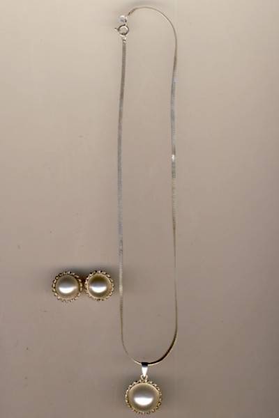 Sterling silver necklace with Mabe type pendant & matching earrings - @ Crazy R1 start