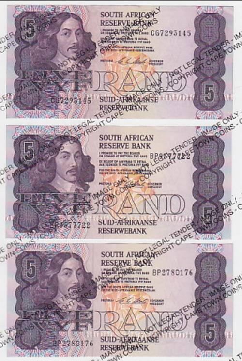 Lot of 11 uncirculated R5 notes - book value of R1100