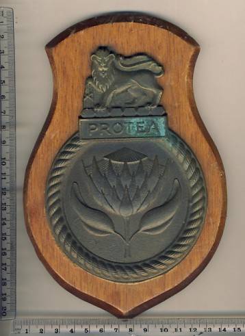 South African Navy - Ships Plaque Protea in Bronze on wooden backing - @@@ Crazy R1 Start