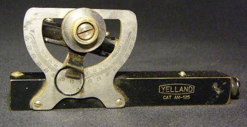Leveling tool made by Yelland - Vintage in leather case - as per scan