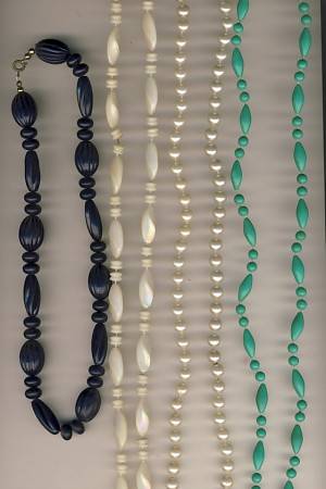 Lot of 4 necklaces