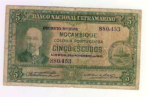 Mozambique 1945 CINO ( 5 ) Escudos - scarce note as per scan