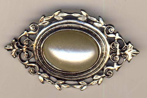 Vintage Costume Jewelery brooch as per scan
