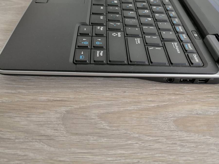 DELL LATITUTDE E7240 4TH GEN CORE i5-4300U 8GB RAM 128GB mSATA 12.5" SCREEN