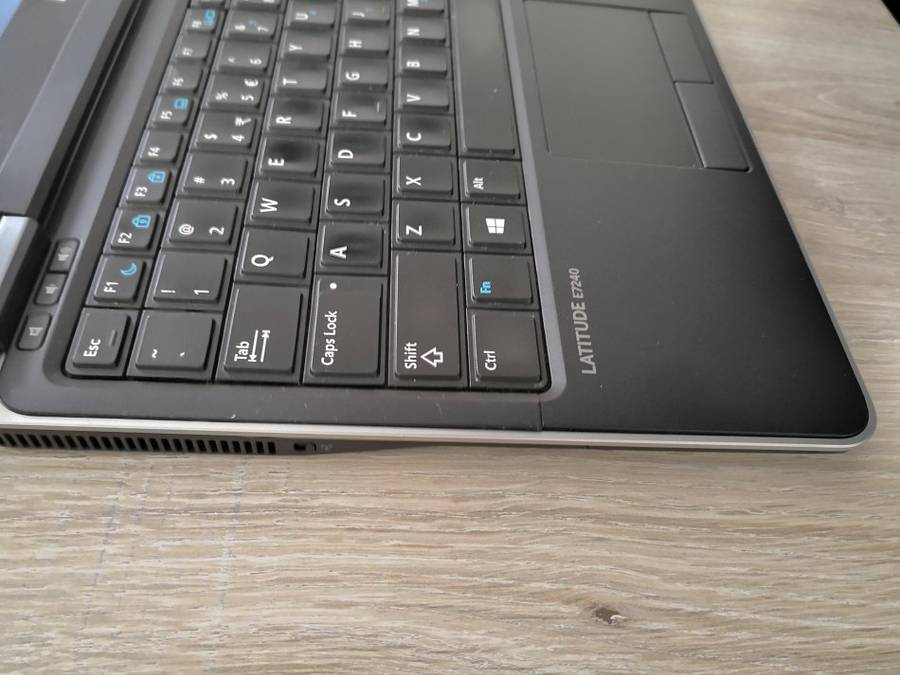 DELL LATITUTDE E7240 4TH GEN CORE i5-4300U 8GB RAM 128GB mSATA 12.5" SCREEN