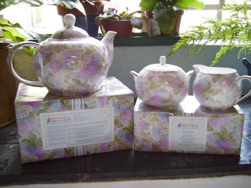 Maxwell & Williams Bone China Teapot,Sugar Bowl & Milk Jug