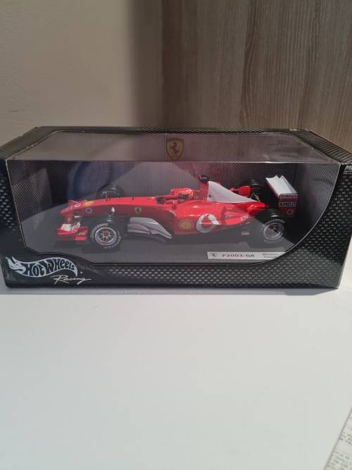 Hot Wheels - Scala 1/18 - Ferrari F2003 - GA - Micheal Schumacher