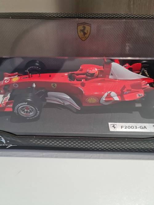 Hot Wheels - Scala 1/18 - Ferrari F2003 - GA - Micheal Schumacher