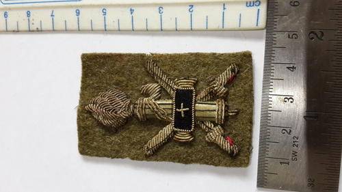 ITALIAN BADGE --- D