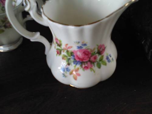 20 Piece Royal Albert Moss Rose Teaset