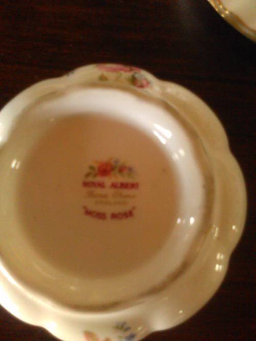 20 Piece Royal Albert Moss Rose Teaset