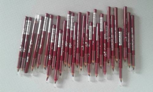 Revlon Charlie Lip Liner (Wine 002)