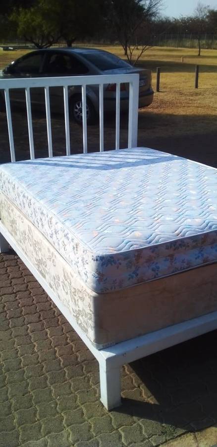 Double Bed, with base and Mattress (COLLECTION ONLY)