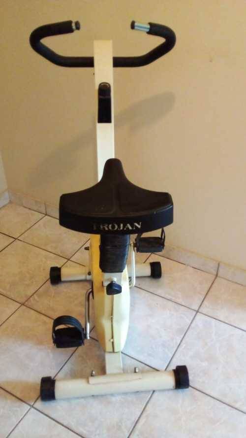 Vintage Working Trojan Spinning Bike (READ DESCRIPTION)
