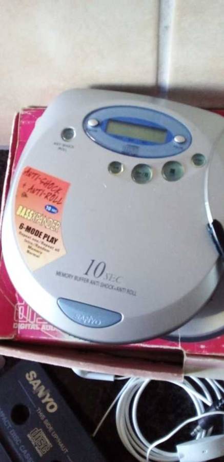 Sanyo CDP 1300CR Portable CD Player
