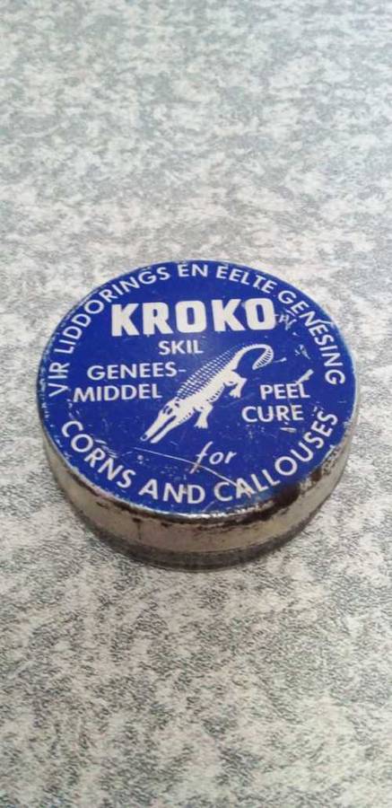 Rare Vintage Kroko `skil geneesmiddel` `peel cure` tin. Still full!