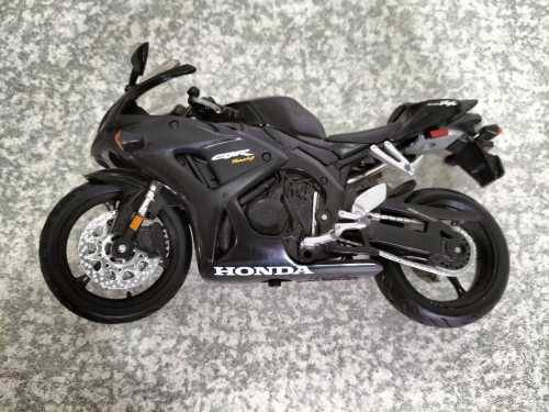 Maisto Honda CDR 1000RR 1/12 Die Cast Model Mororcycle