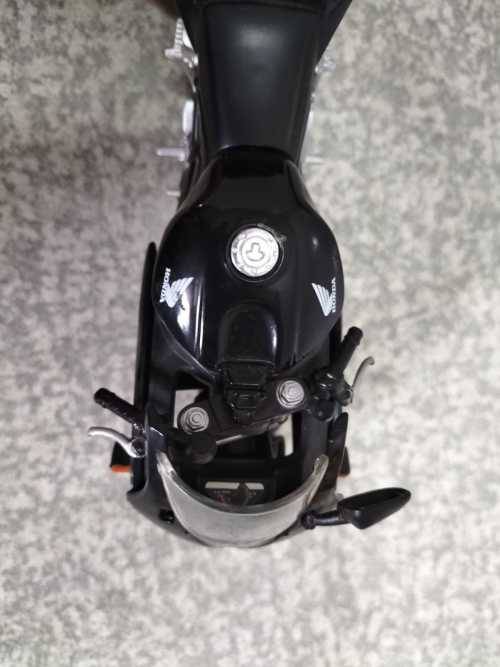 Maisto Honda CDR 1000RR 1/12 Die Cast Model Mororcycle