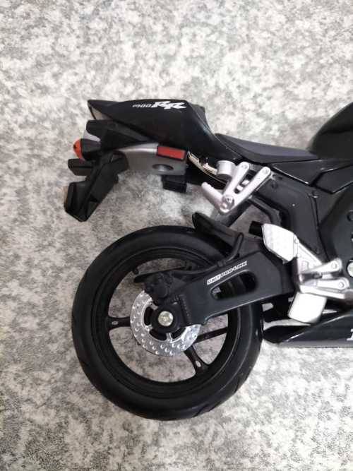 Maisto Honda CDR 1000RR 1/12 Die Cast Model Mororcycle