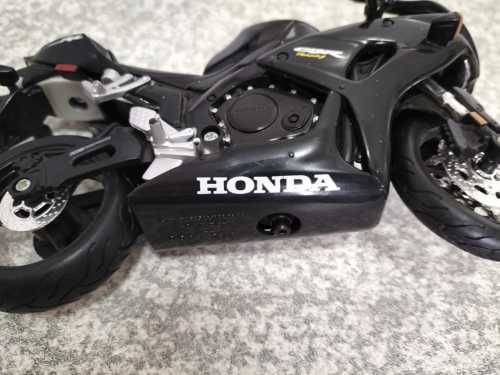 Maisto Honda CDR 1000RR 1/12 Die Cast Model Mororcycle
