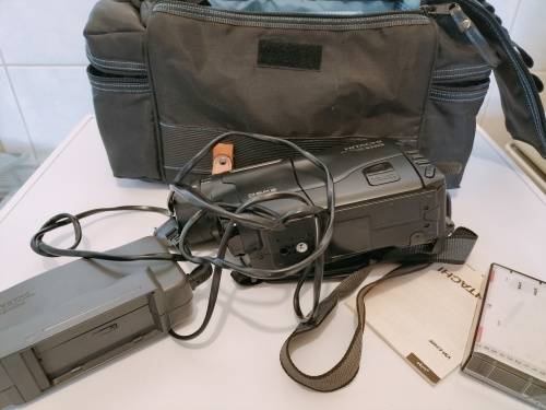 Hitachi 8mm VM-E340E 32 Digital Zoom Video Camera