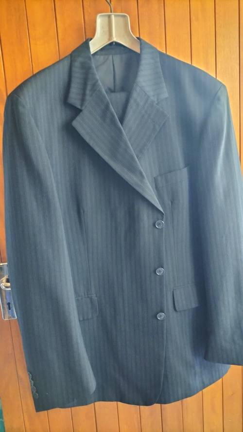 Stunning Embassy Ribband Pure Wool Men`s Suit (Nr 2)