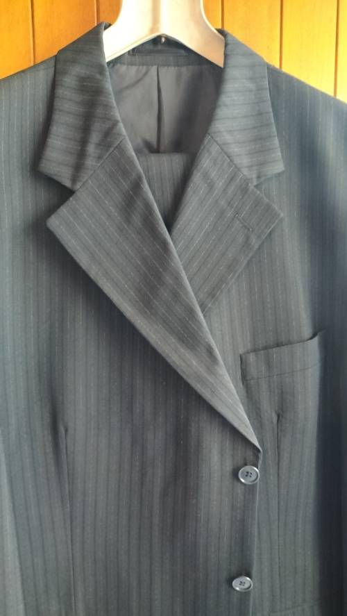 Stunning Embassy Ribband Pure Wool Men`s Suit (Nr 2)