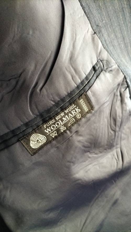 Stunning Embassy Ribband Pure Wool Men`s Suit (Nr 2)