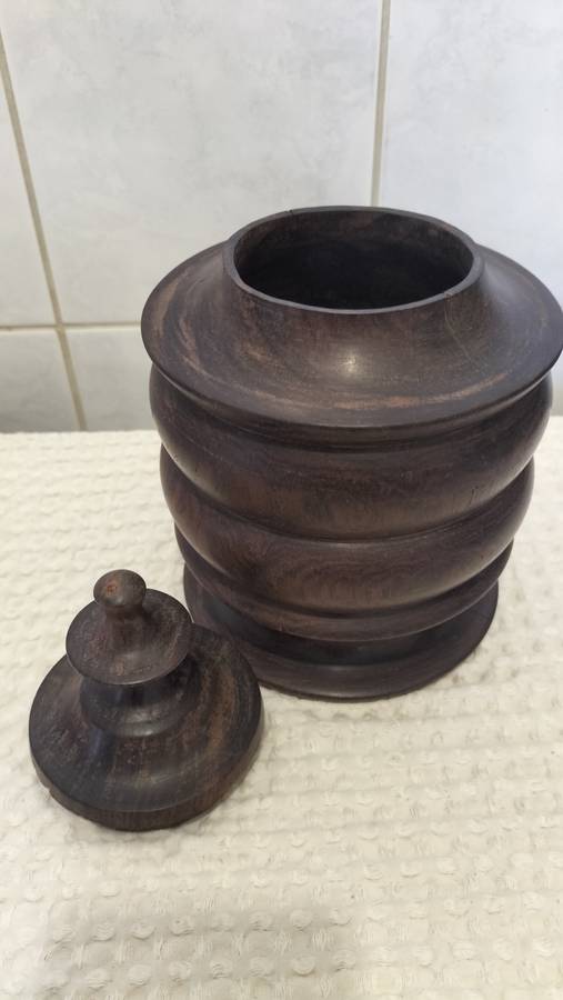 Beautiful Large Vintage Solid Wood Tabaco Jar With Lid - 2.8kg