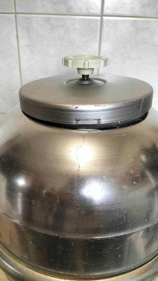 Working Vintage Portable Hand Washing Metal Machine With Stand and Sling