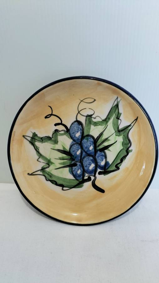 Beautiful Glazed Ceramic Decorative Wall Plate With Grapes