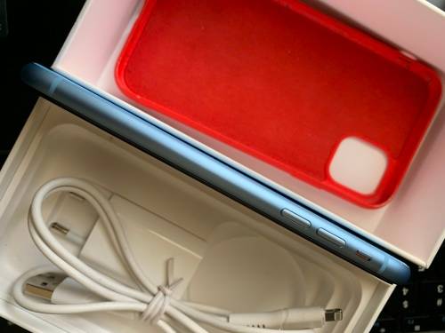 iPhone XR 64GB in almost NEW condition