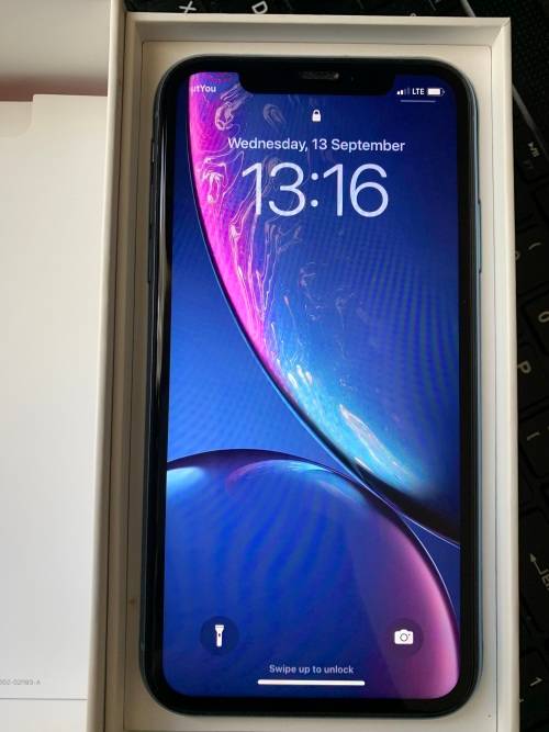 iPhone XR 64GB in almost NEW condition