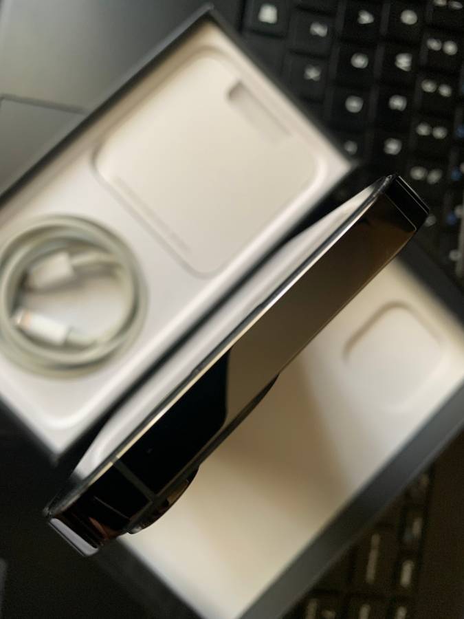 iPhone 13 Pro 256GB Graphite as GOOD as NEW *PRICED TO GO*